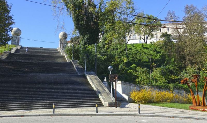Coimbra: acidente (insólito!) nas Escadas Monumentais