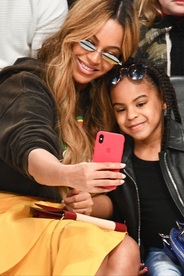 Blue Ivy, filha de Beyoncé, roubou as atenções no jogo da NBA