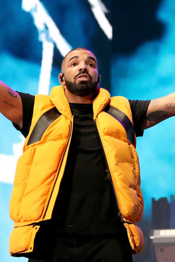 Drake apresenta "Toosie Slide"