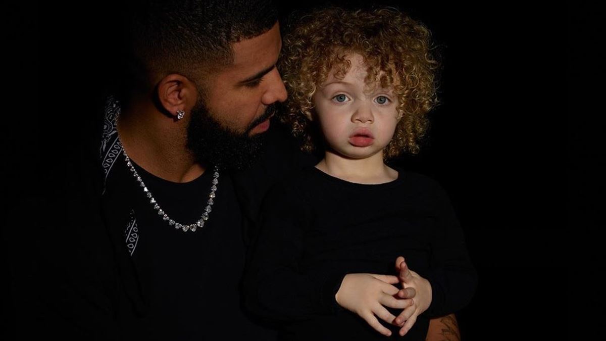 Drake apresenta o filho ao mundo - Mega Hits