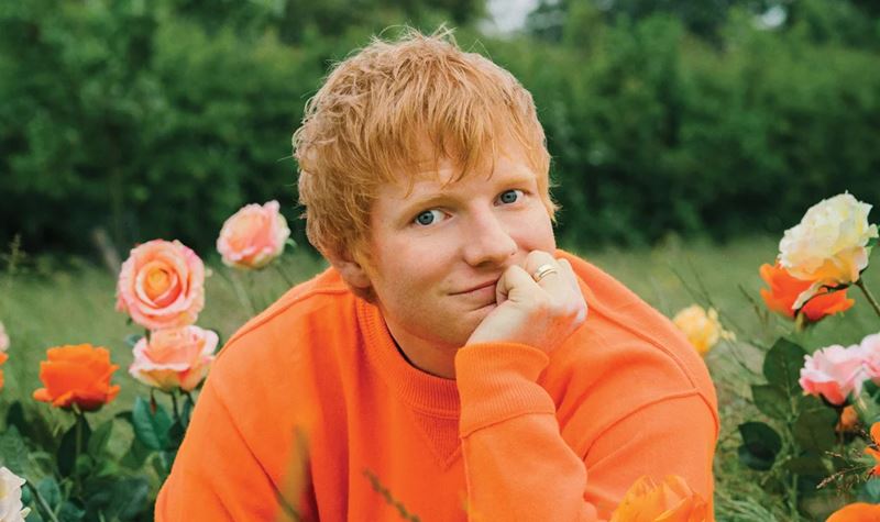 Ed Sheeran diz que evita mictórios pois sempre tentam dar uma