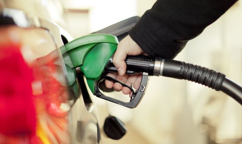 Preço dos combustíveis volta a descer