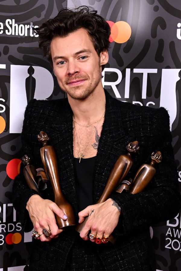 BRIT Awards: Harry Styles chegou, viu e venceu!
