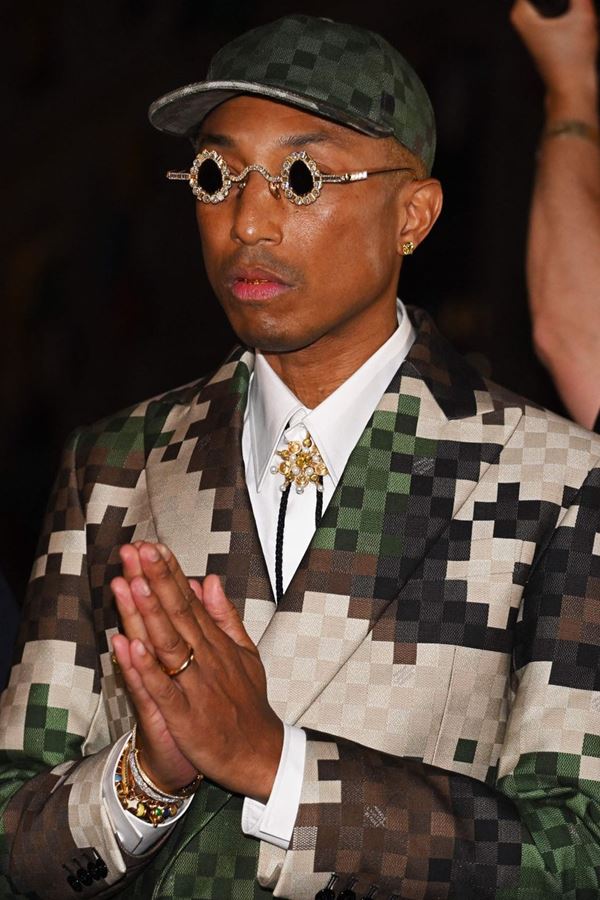 Pharrell Williams mostra a que veio como diretor criativo da Louis Vuitton