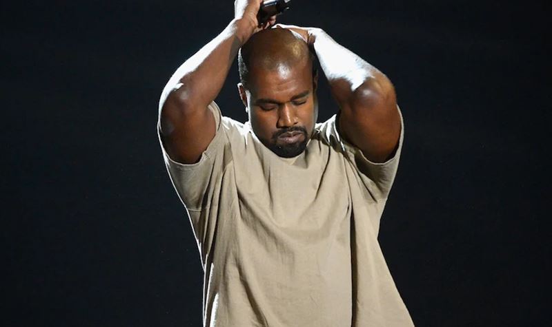 Kanye West novamente banido do Twitter