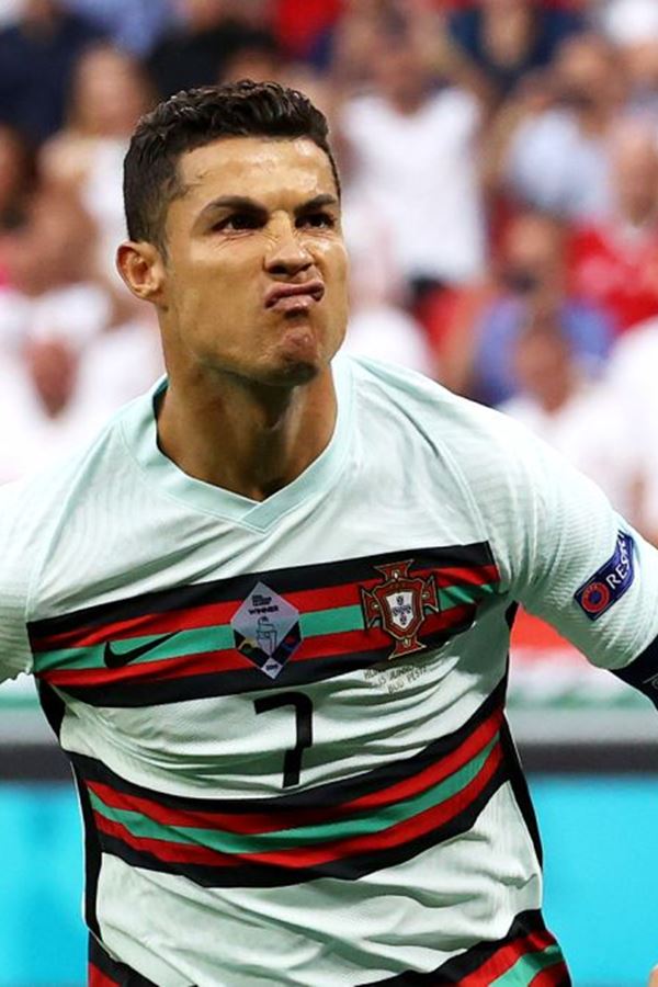 Cristiano Ronaldo deixa adepto "confuso"